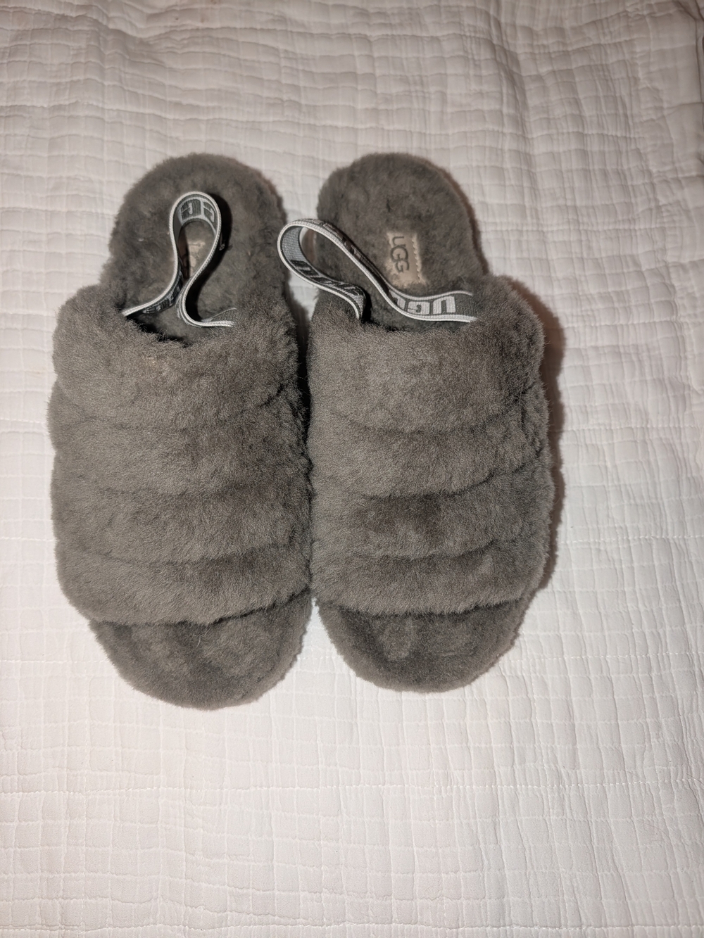 UGG Fluff Slide Cozy Shearling Slippers — Gray